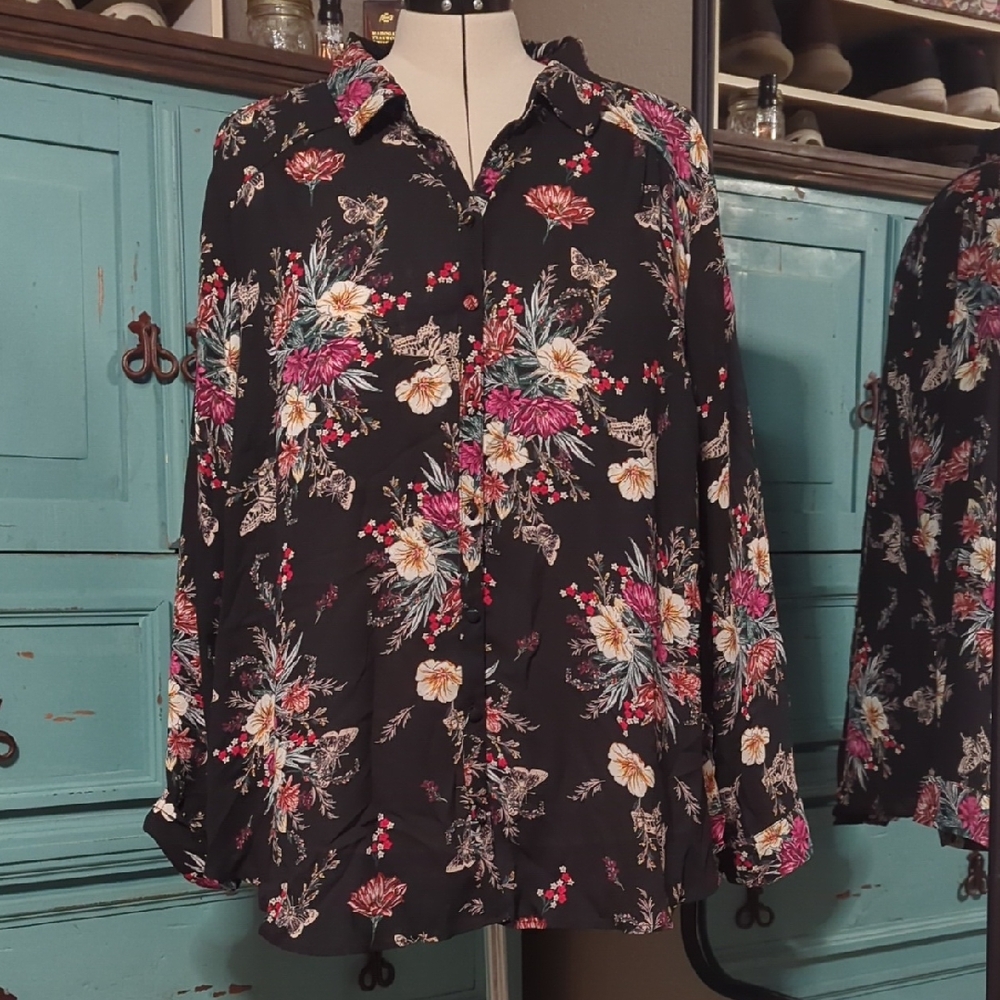 Torrid Black Floral Button-Down Shirt